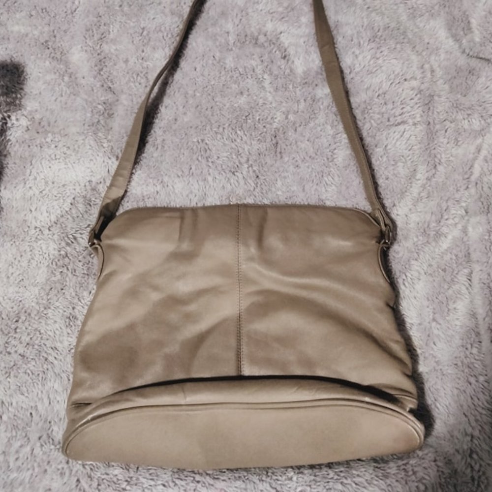 Beautifull Beige shoulder purse